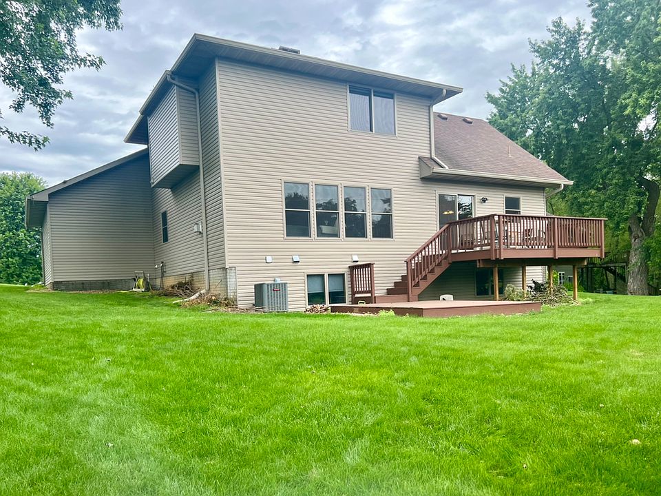 2nd image of 620 Topaz Ln
