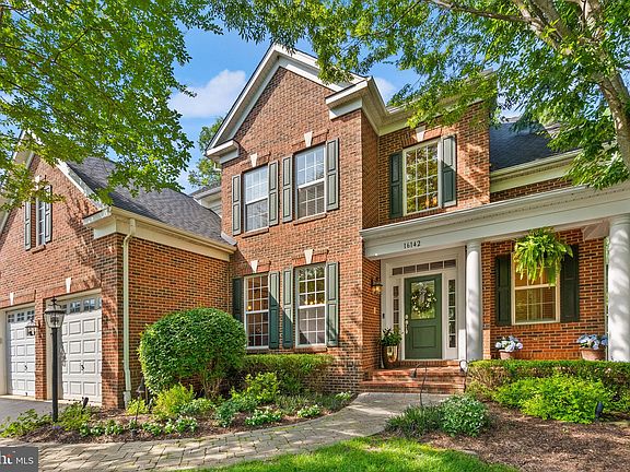 3rd image of 16142 Jordan Crest Ct