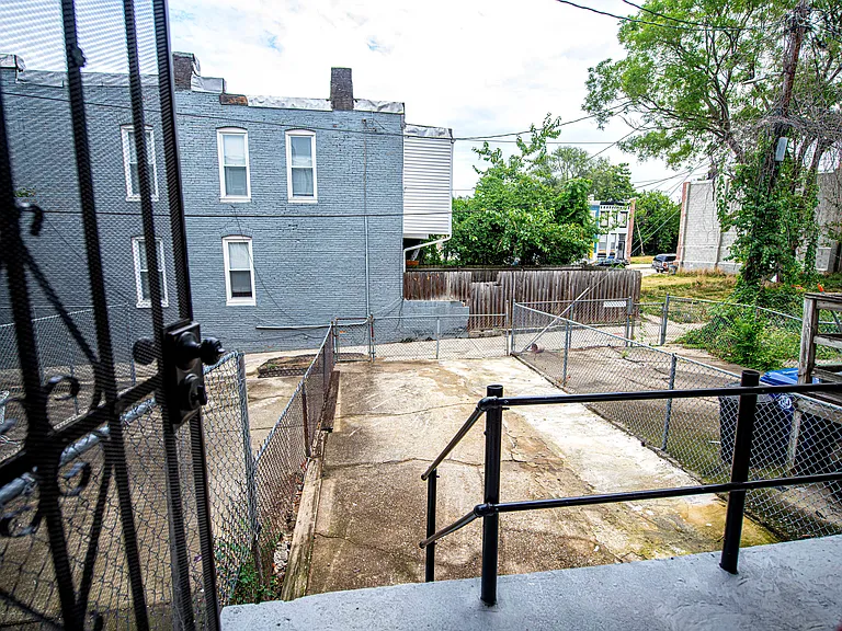1832 Harlem Ave — Photo 17