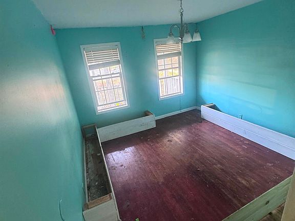 3rd image of 116 Anderson Dr