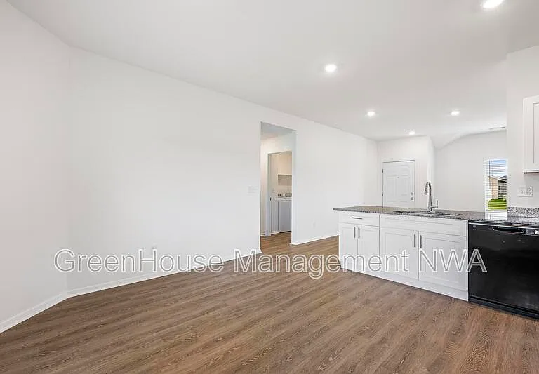 2637 E Gila Way — Photo 9