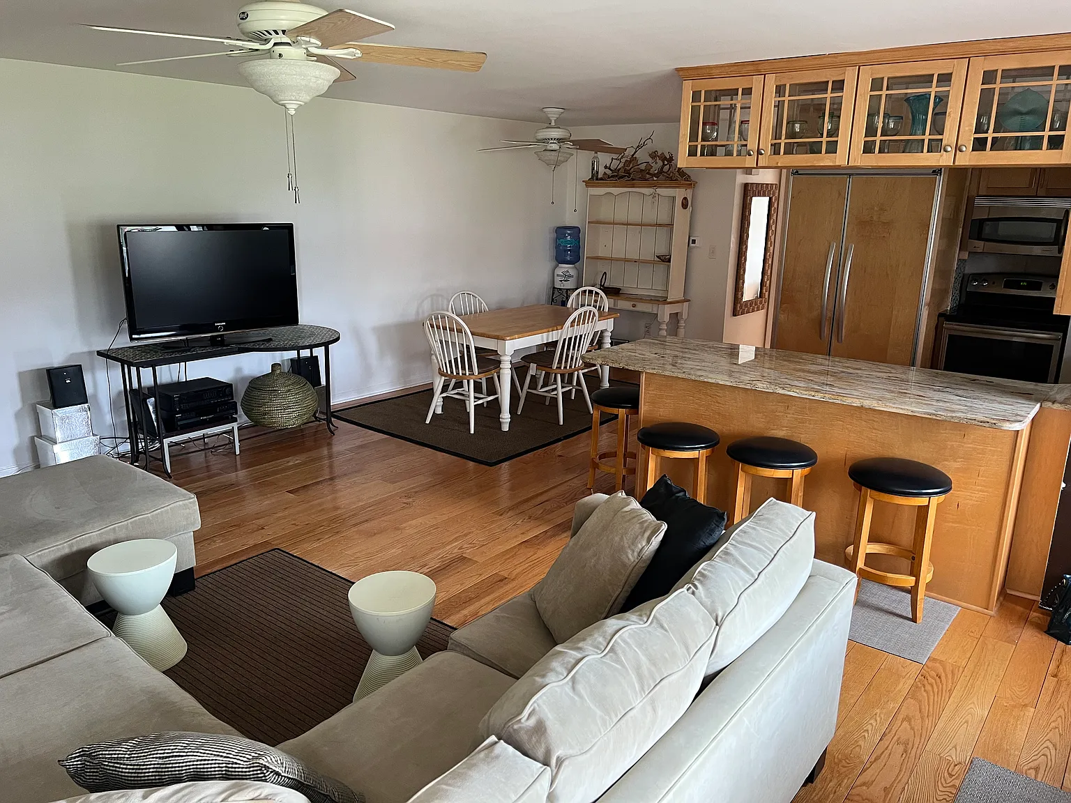 2 bed, 1.5 bath, 900 sqft, $2,400 — Photo 4