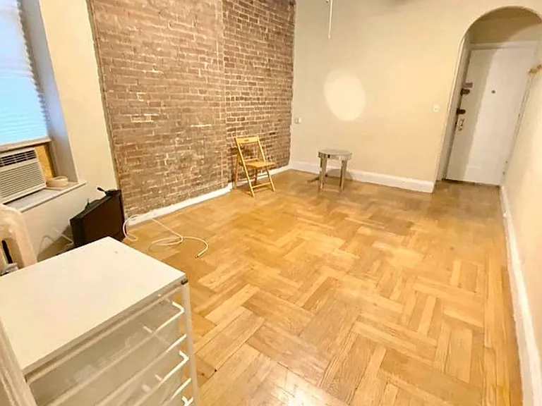 41 W 64th St #5C — Photo 1