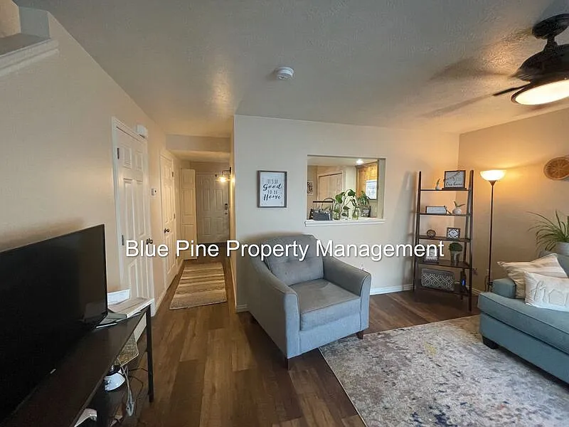 2 bed, 1.5 bath, 1080 sqft, $1,175 — Photo 4