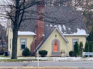 4802 Forest Hills Rd, Loves Park, IL 61111