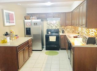 102 Camelot Dr, Atlanta, GA 30349
