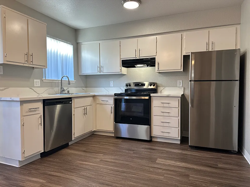 Pointe Townhomes