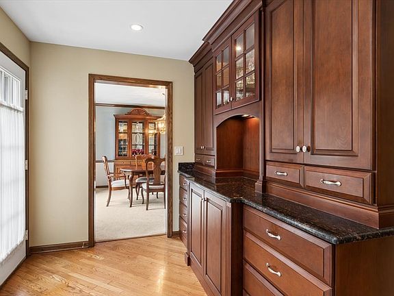 5th image of 531 Graywood Dr