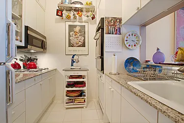 Rented by R New York