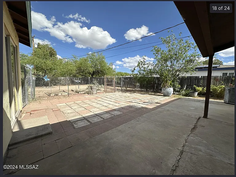 1025 S Van Buren Ave — Photo 12