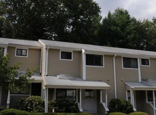 14 Wiggins Farm Dr #14F, Simsbury, CT 06070