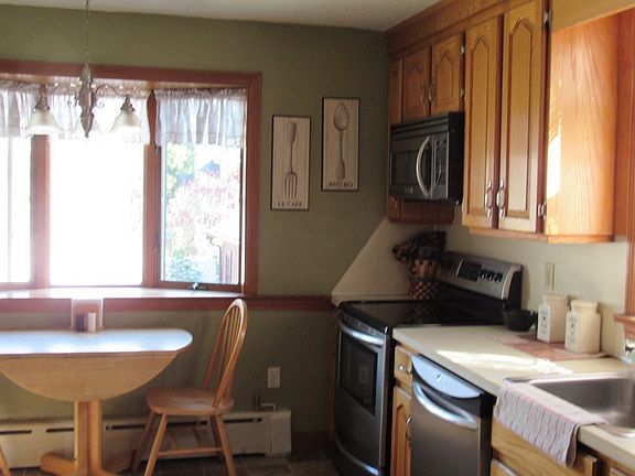 2nd image of 75 Davis St