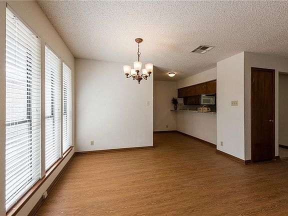 2nd image of 273 Mooring Cir APT B