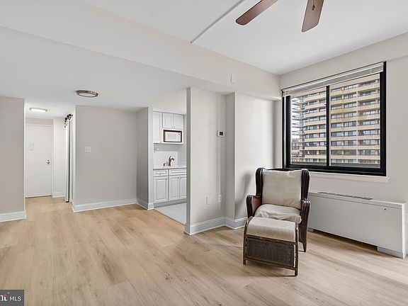 3rd image of 801 N Pitt St APT 618