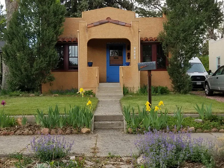 1225 Custer Ave — Photo 1