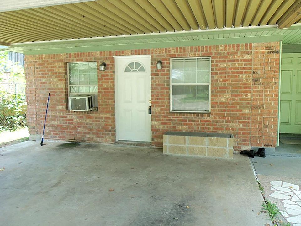 1st image of 7214 Oak Village Dr