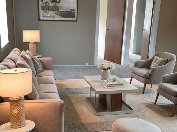 424 Bloomfield Street image 1 of 11