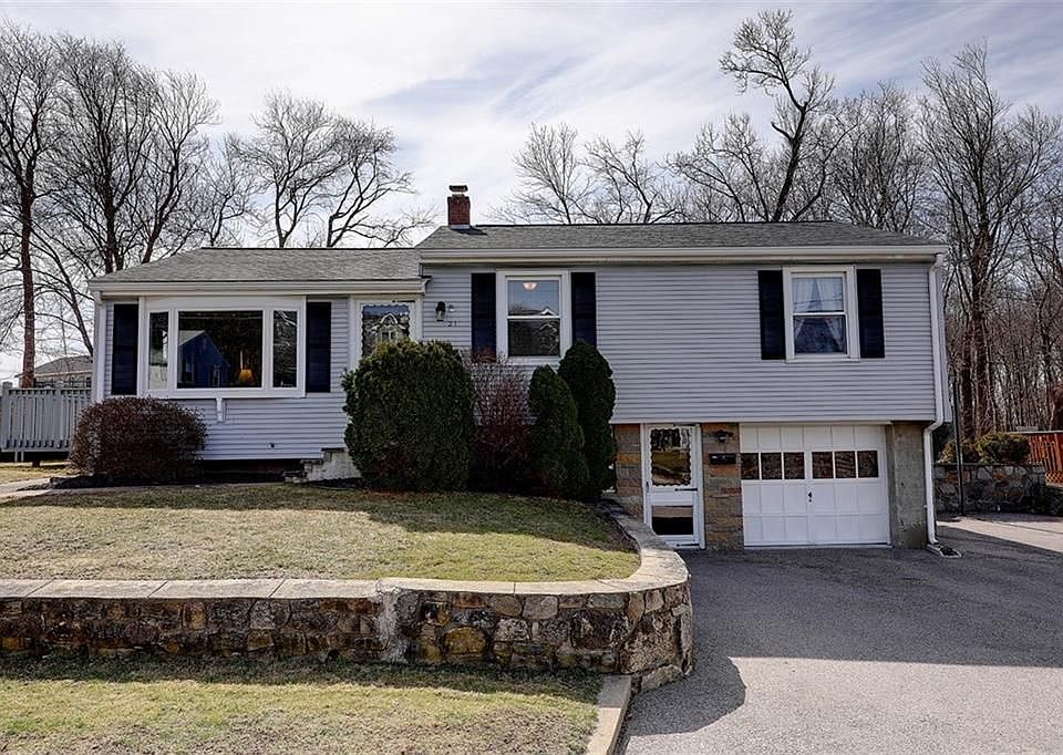 1st image of 21 Vincenzo Dr