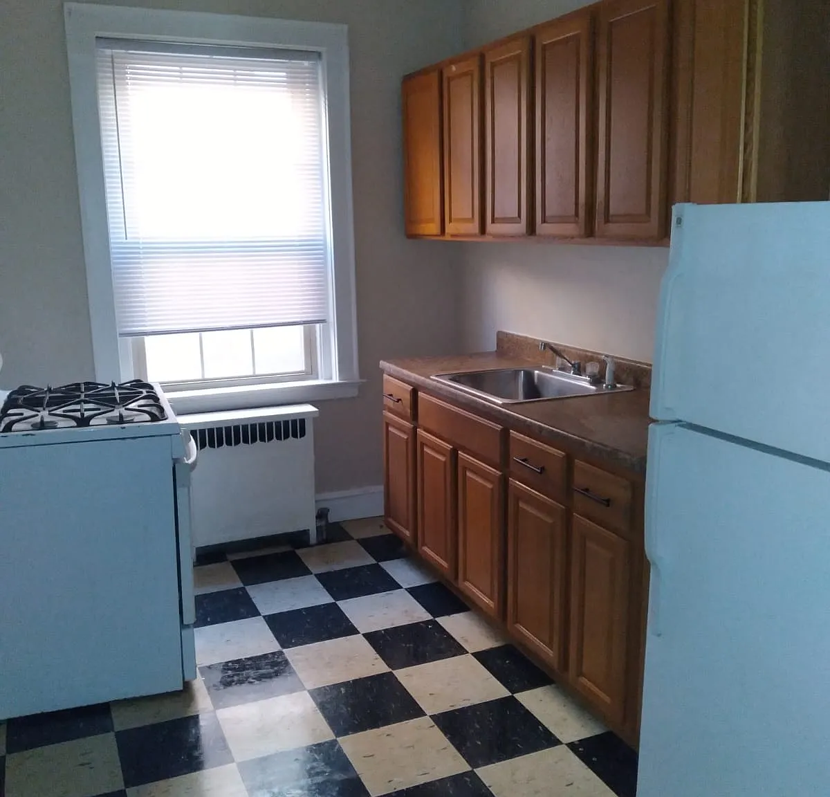 825-835 Elm St - 827 A2 — Photo 1