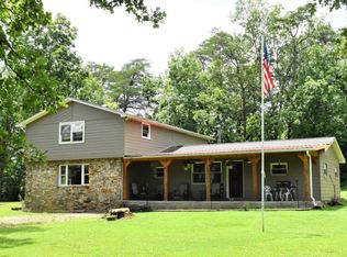 693 Brown Rd, Crossville, TN 38555