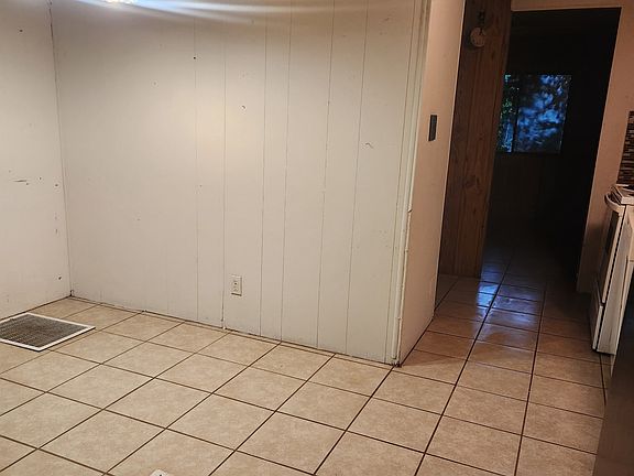 4th image of 57 Sunflower Dr