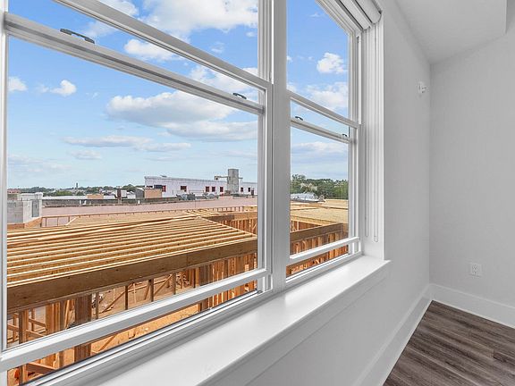 3rd image of 660 Grand St APT 404