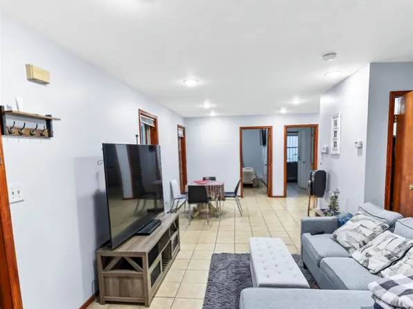 238 Van Nostrand Avenue image 13 of 22