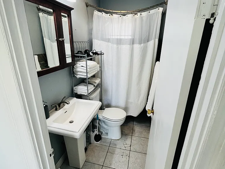 90 Greenwood St #2 — Photo 12