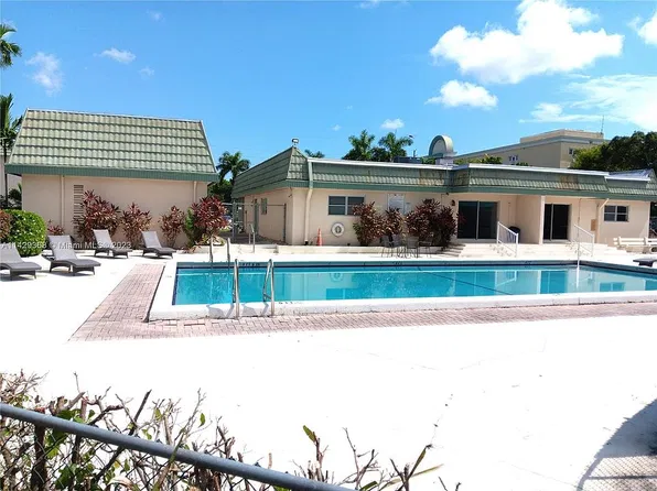 5790 Stirling Rd, Hollywood, FL 33021