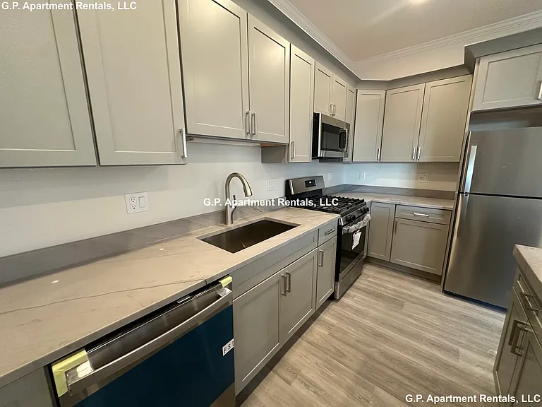 605 Broadway #201 — Photo 5