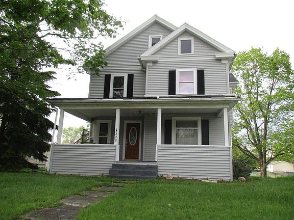 2nd image of 228 W Marion St