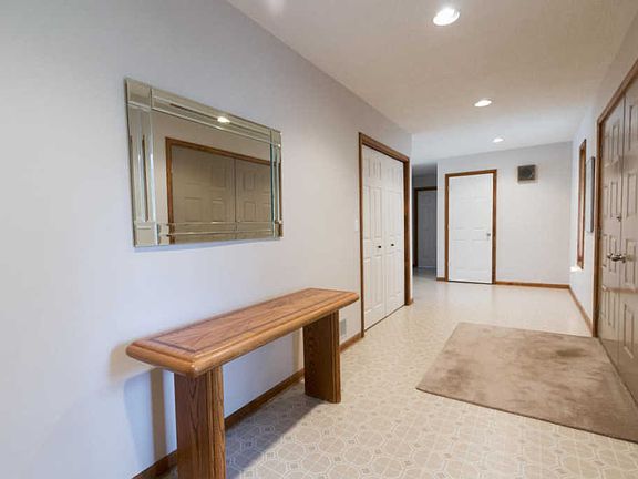 5th image of 6055 Baywood Dr
