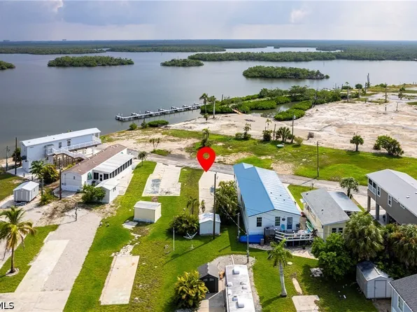 61 Oyster Bay Ln, Fort Myers Beach, FL 33931
