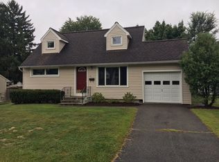 14 Bridle Path, Colonie, NY 12205