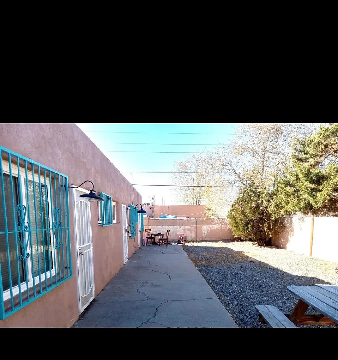 525 Mesilla Street SE — Photo 4