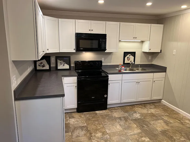 427 Valley St #1/2 — Photo 3