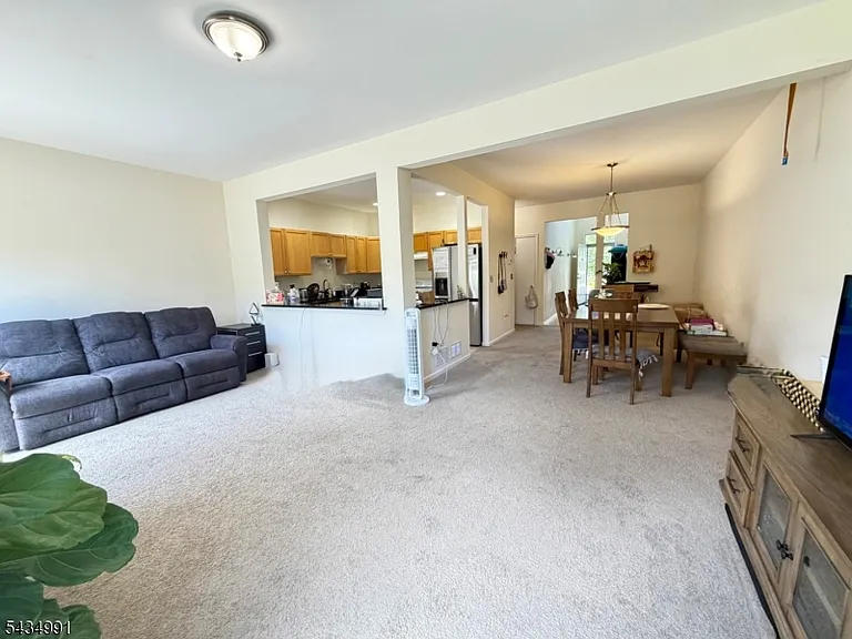 154 Springhill Dr — Photo 11
