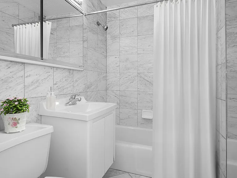 429 E 52nd St #4J — Photo 5