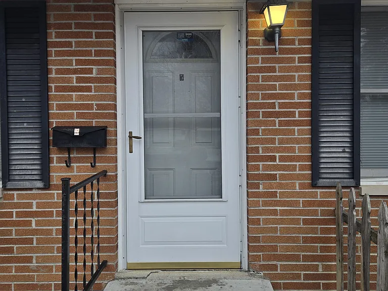 105 Hobart St #5 — Photo 4