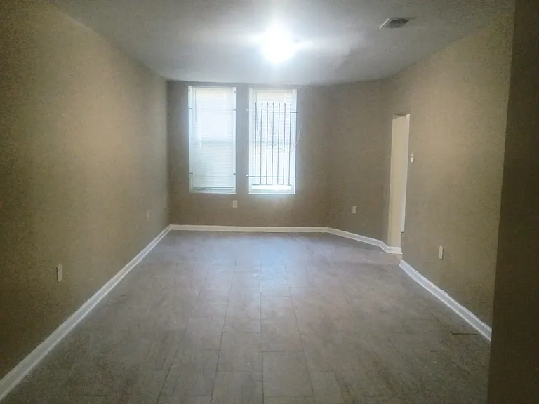 2515 Reisterstown Rd — Photo 3