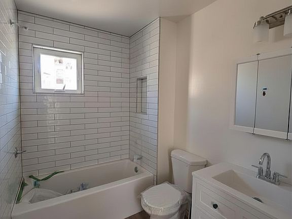 4th image of 329 1st St