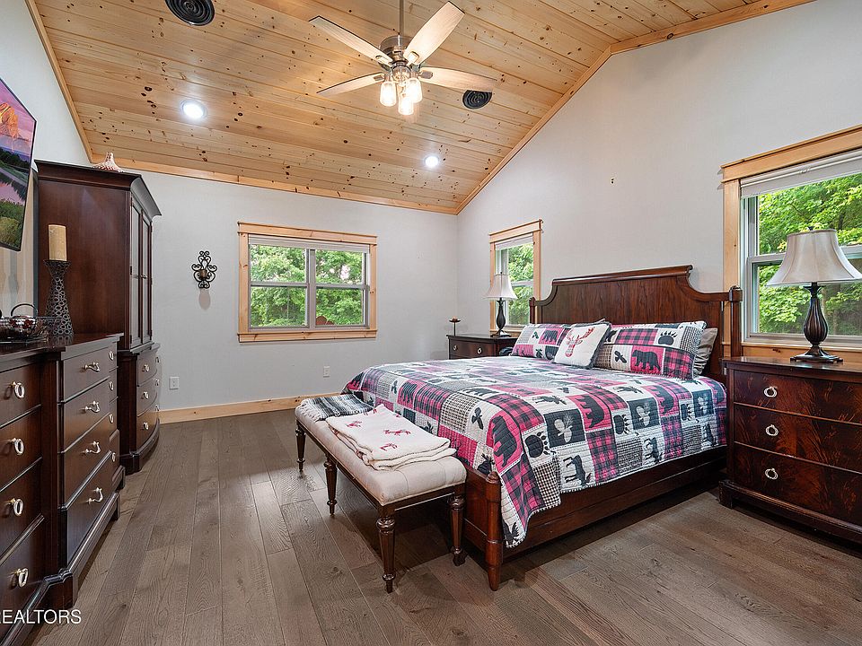 7th image of 910 English Mountain Rd
