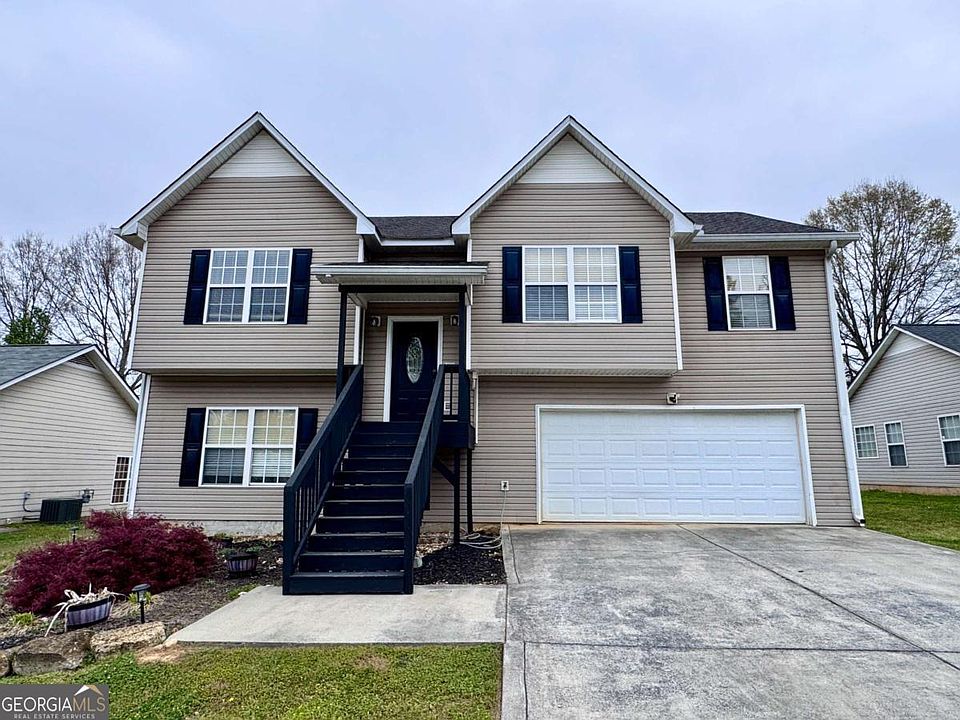 1st image of 8 Honeytree Trl NE