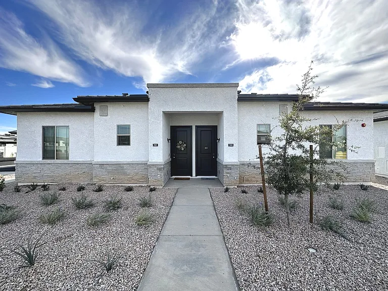Duplex Single-Story One-Bedrooms