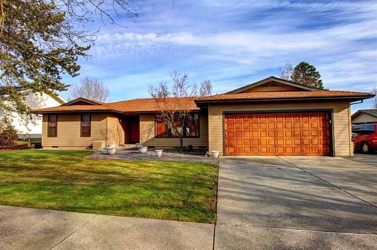 1st image of 412 Teakwood Dr