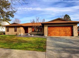 412 Teakwood Dr, Eagle Pt, OR 97524