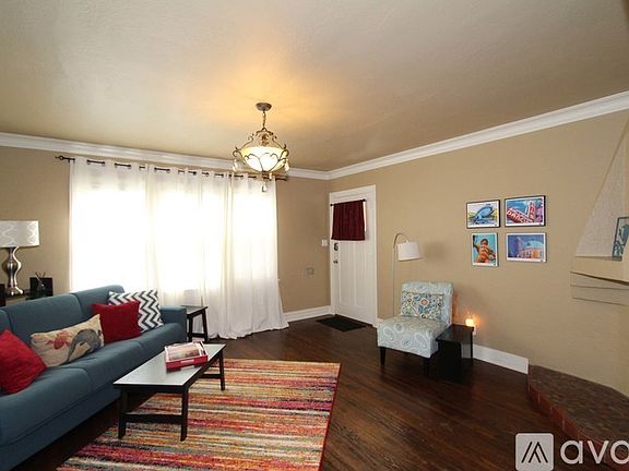 4th image of 1644 S Columbia Pl #1642