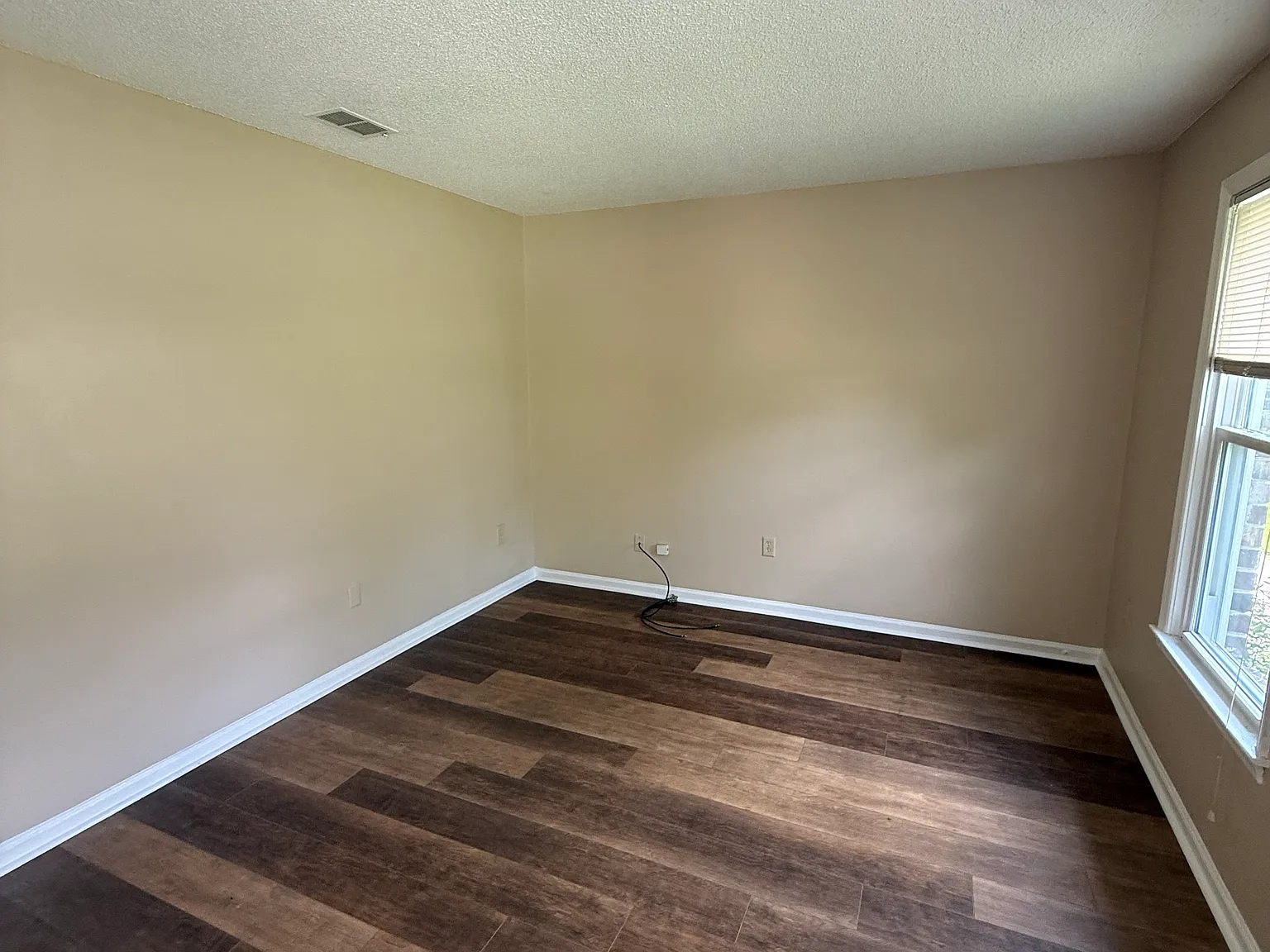 2 bed, 900 sqft, $1,500 — Photo 2