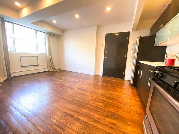 2nd image of 328 Irving Ave #1GR