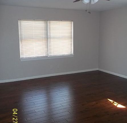 4th image of 1104 S Harry Ave